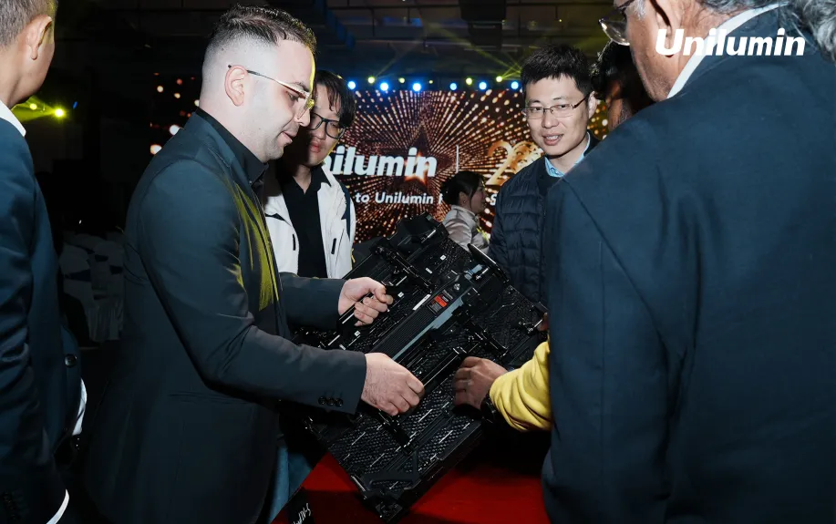 "Metasight Intelligence Leads to the Future"