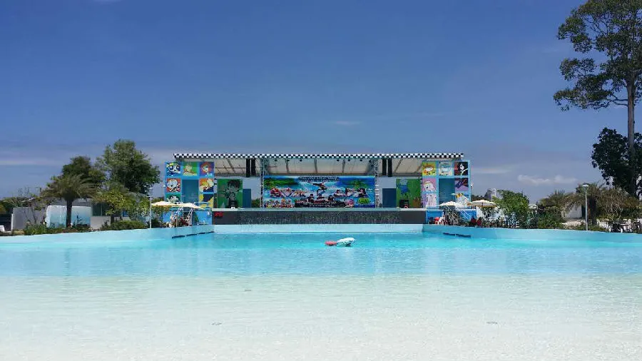 Find the Dr. Right for Your Outdoor LED Display in “U”