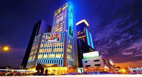 The 707 sqm transparent screen of Unilumin lights up the “Water Cube” in Tianjin and revitalize the city!