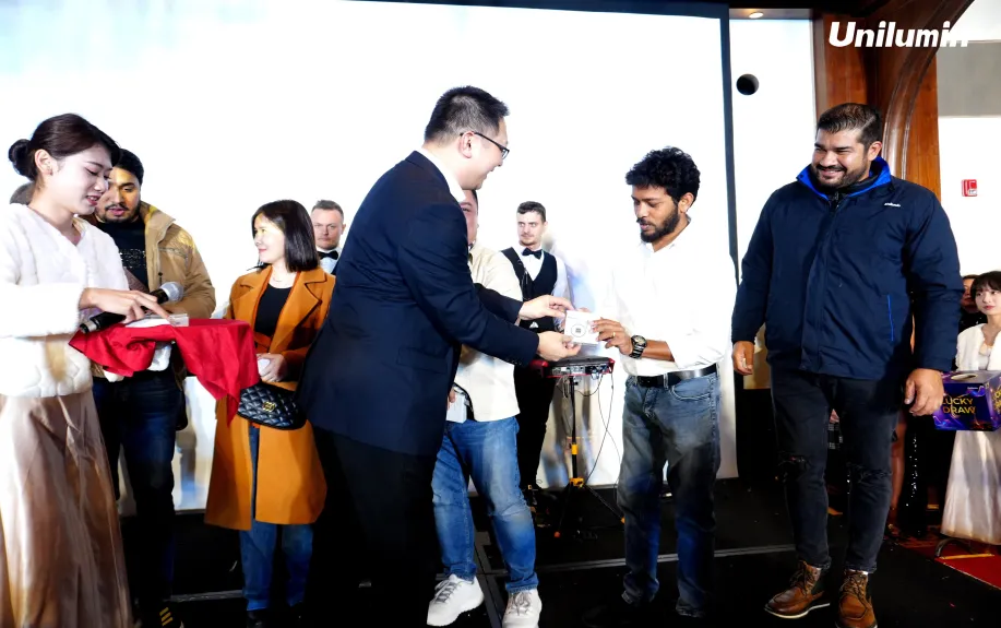 "Metasight Intelligence Leads to the Future"