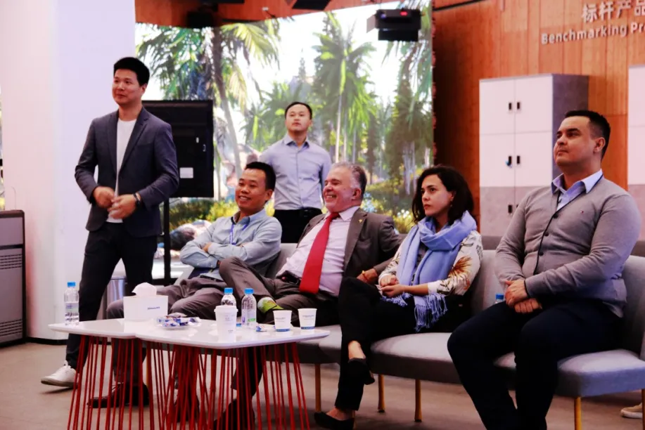 Brazil’s Consul General in Guangzhou Visits Unilumin HQ